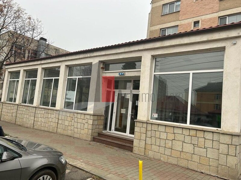 Piatra Neamt, spatiu comercial de inchiriat in zona Pietei Centrale