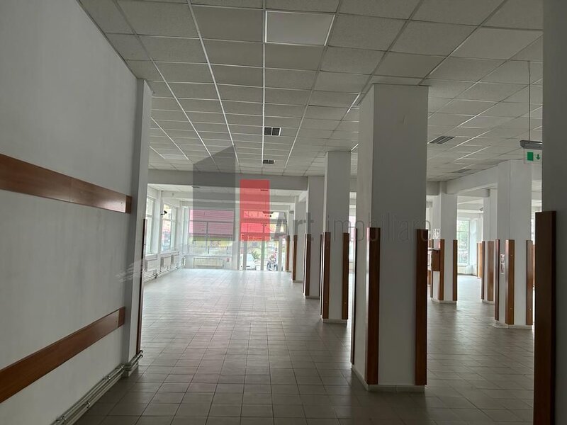 Piatra Neamt, spatiu comercial de inchiriat in zona Pietei Centrale